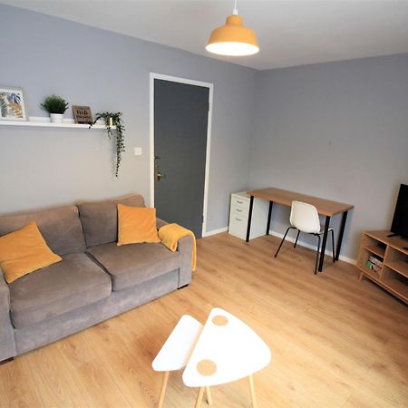 Hamilton House -3 Bed Close To Town, Drive Parking, 2 Toilets نيوكاسل أبون تاين المظهر الخارجي الصورة